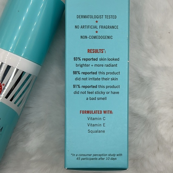 First Aid Beauty (FAB) 10% Vitamin C Brightening Serum with Vitamin E & Squalane - Picture 4 of 4